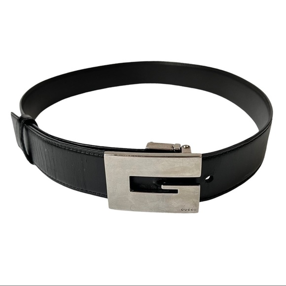 Gucci Accessories - GUCCI G vintage logo leather belt